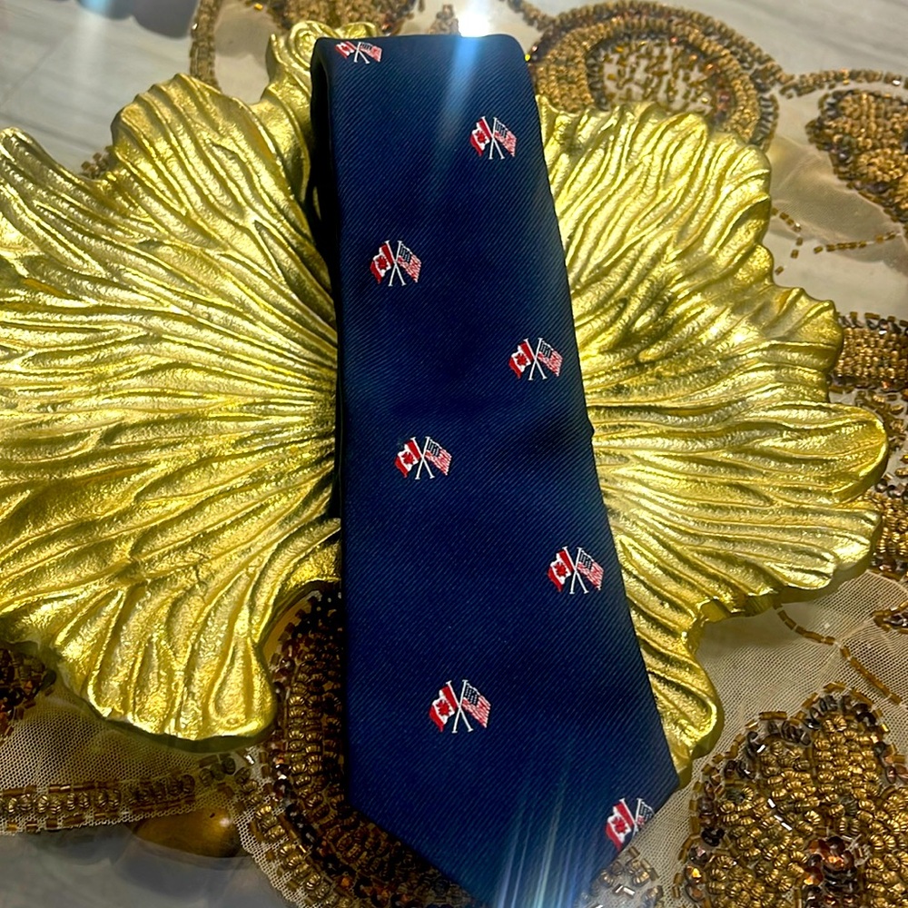 Watson brothers Canada United States Navy tie NWOT
